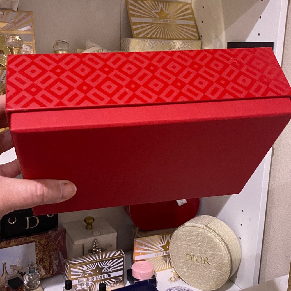 Christian Dior Red Lunar New Year 🧧 gift box - Picture 5 of 8